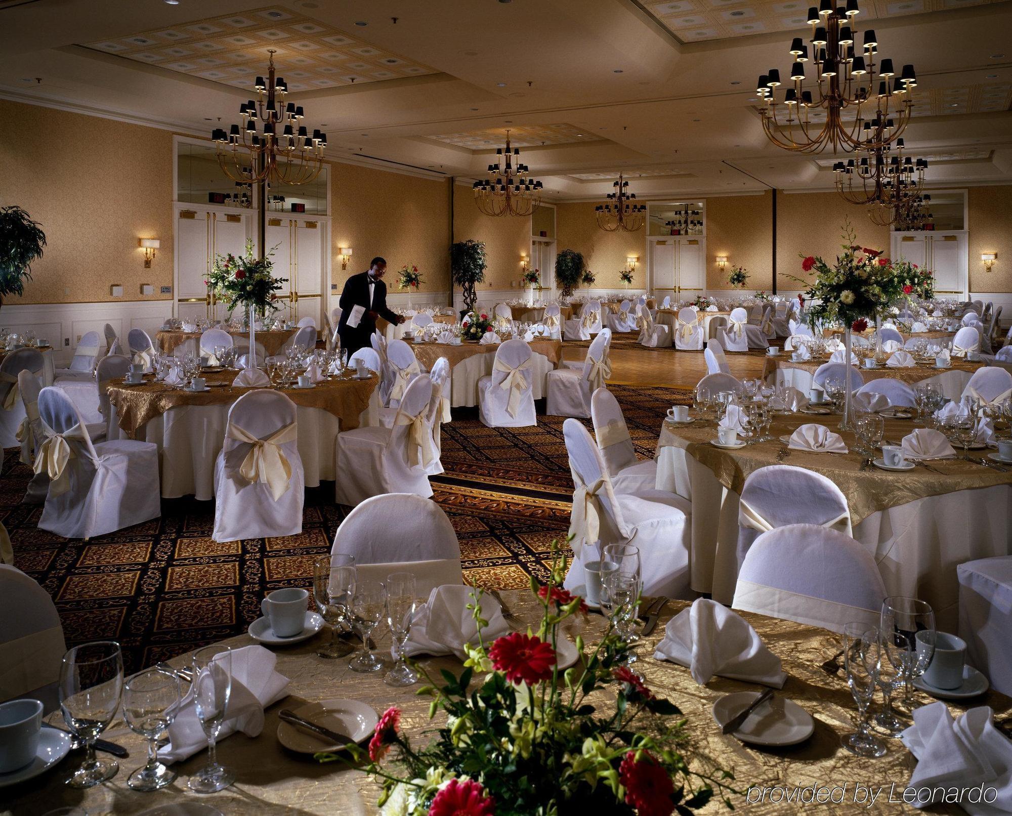 Hilton גרינוויל מסעדה תמונה